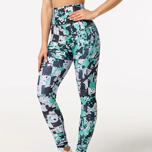 Leggings noirs pour femmes, design unique pour la gym et les activités de plein air, leggings tendance, logo personnalisé et entièrement personnalisables, extensibles et sans coutures - Product Image 4