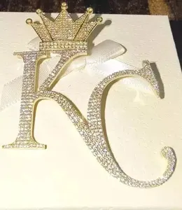 Colgante de Letra Personalizado con Moissanita Redonda de 2.50Ct, Chapado en Oro Amarillo de 14K sobre Plata de Ley, Estilo Hip Hop para Mujer - Product Image 4