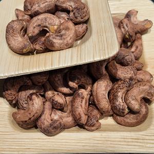 Noix de cajou de qualité supérieure, grillées et salées, grade W320, du Vietnam, pour les acheteurs en gros, prix compétitif, avec possibilité de fabrication OEM/ODM. - Product Image 3