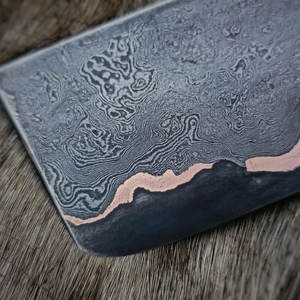 Cuchillo de Carnicero de Acero Damasco y Cobre Hecho a Mano, Cuchillo de Cocina Resistente para Cortar Carne con Mango Moderno - Product Image 2