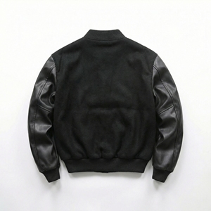 Chaqueta Varsity con Mangas de Cuero Negro |   Chaqueta Letterman Bordada |   Abrigo Oversize Estilo Urbano con Botones |   Fabricante OEM Personalizado - Product Image 2