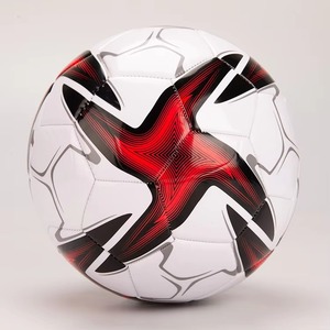 Ballon de football de qualité supérieure conçu pour les clubs professionnels, les écoles et les tournois de compétition - Product Image 3