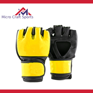 Gants de boxe et de MMA professionnels en cuir PU, logo personnalisé, fermeture étanche, antidérapants, équipement de boxe de haute qualité, fabriqués au Pakistan - Product Image 5