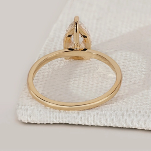 Anillo de compromiso con diamante cultivado en laboratorio de 1.50 quilates, certificado por IGI, en forma de pera, de oro de 14k, ideal para regalo. - Product Image 2