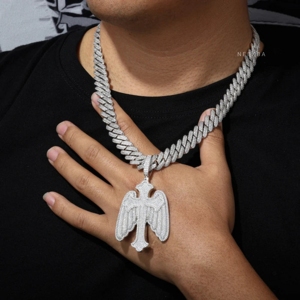 Pendentif Croix Aile d'Ange en Moissanite, Argent Sterling 925, Pendentif Moissanite Sertie de Pierres, Pendentif Aile d'Ange Élégant, Bijoux Religieux - Product Image 1