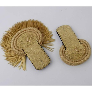 Doblete plateado bordado cosido tela de alta calidad puños de hombro charreteras alas escocés británico - Product Image 4