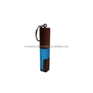 Porte-clés personnalisé en résine époxy et en bois commande en gros fait à la main en résine époxy porte-clés en bois prix de gros porte-clés de Noël unique - Product Image 4