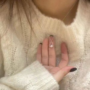 เจ้าของร้านแนะนำต่างหูเงินแท้ S925 ประดับมุกน้ำจืดรูปน้ำเต้า ขนาด 4-5 มม. แสงเงางาม แทบไร้ตำหนิ เหมาะสำหรับใส่ประดับกระดูกไหปลาร้า - Product Image 3