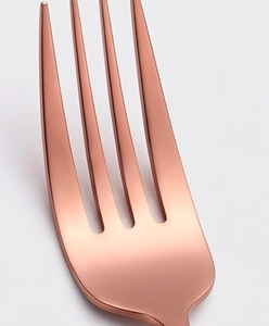 Ensemble de couverts en acier inoxydable rose gold, élégants et parfaits pour les dîners, la cuisine, les mariages, les fêtes et les présentations de table élégantes - Product Image 2