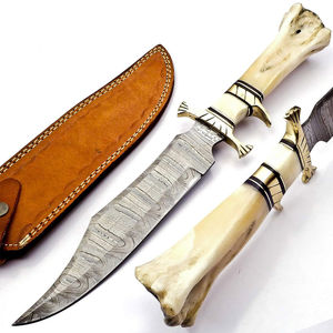 Couteau de chasse Bowie en acier Damas fait main et personnalisé 2026 avec manche en bois et étui en cuir pour le camping et la randonnée - Product Image 2