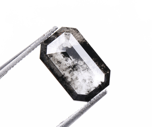 OM GEMS Diamante Cultivado en Laboratorio, Corte Esmeralda, 1.80 Ct, Corte Sal y Pimienta, Perforado con Láser, Diamante de Laboratorio Sal y Pimienta Personalizado Suelto - Product Image 2