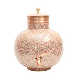 Distributeur d'eau en cuivre gravé au laser de qualité supérieure avec 2 gobelets assortis, finition bronze antique, réservoir de boisson en métal pur ayurvédique - Product Image 6