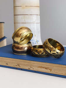 Juego de 4 servilleteros de metal en oro pulido acabado con tamaño personalizado perfecto para vajilla moderna de hotel y restaurante - Product Image 4