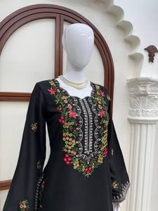 Conjunto de Vestido Indio-Pakistaní Negro Bordado, 100% Algodón, Kurta y Palazzo, Cuello Floral, Corte Holgado, Ropa de Verano - Product Image 2