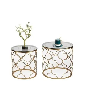 Mesas auxiliares de metal ideales para exhibir artículos decorativos o elementos esenciales diarios, muebles de metal modernos, muy vendidos. - Product Image 1