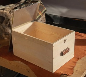 Wooden <b>Storage</b> <b>Box</b> with Metal Lid Rectangular Design for Sundries 5-10 kg Capacity Hinged Closure And Home Organization - Product Image 2