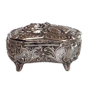 Caja Decorativa Metálica Hecha a Mano, Almacenamiento Elegante para el Hogar por Tradebyd - Product Image 5