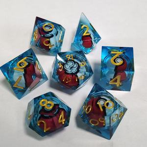 Ensemble de dés en résine écologique gravés avec logo personnalisé D20 D4 D6 D8 D10, paillettes, pour jeux de société Dungeons and Dragons Dnd, Trpg, Cthulhu, Coc - Product Image 1