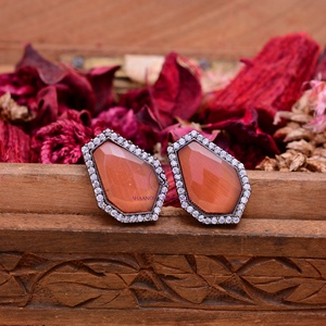 Pendientes de diseñador, estilo candelabro de cristal, hechos a mano, para mujeres y niñas, para bodas, fiestas, Haldi, Mehendi. - Product Image 4