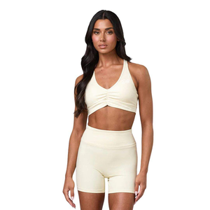 Sujetador deportivo con logo personalizado, cuello en V fruncido, de alto soporte y acolchado para mujer, top corto para gimnasio, fitness y ropa deportiva al por mayor. - Product Image 5