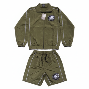 Ensemble court coupe-vent en nylon vert olive pour homme – Survêtement deux pièces de haute qualité, résistant à l'eau, style streetwear et sportswear - Product Image 1