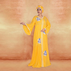 Kaftan en rayonne brodé avec panneau en dentelle sur le devant, manches cloche fluides, robe longue modeste pour le quotidien, idéale pour l'Aïd et le Ramadan - Product Image 5