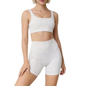 Conjunto de pantalones y top de yoga de cintura alta para mujer, tela transpirable de secado rápido, perfecto para pilates, correr y fitness - Product Image 1