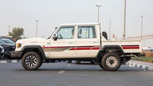 Nuevo Toyota LC79 2025, SUV Diésel 4.2L Premium Turbo Automático, Volante a la Izquierda, Cuero Oscuro, Techo Panorámico, Cámara Trasera - Product Image 2
