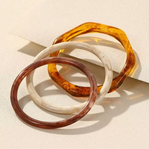 Ronds de serviette élégants en résine effet marbre pour la mise en table des banquets d'hôtel et la décoration des dîners festifs - Product Image 1