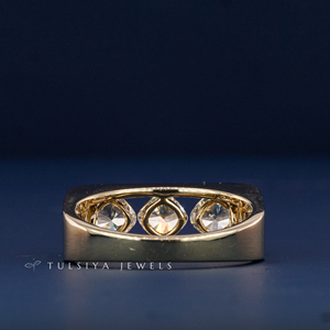 Bague de luxe en or 14 carats avec diamant de laboratoire pour homme, alliance élégante et minimaliste avec pierres taille brillant pour le quotidien - Product Image 5