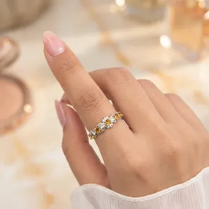 Bague minimaliste en argent avec fleur de marguerite en citrine jaune naturelle, cadeau de mariage et d'anniversaire, pierre de naissance de novembre - Product Image 2