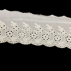 Ribete de encaje de algodón blanco bordado de la mejor calidad – Borde festoneado floral, encaje suave y transpirable para prendas de vestir - Product Image 1