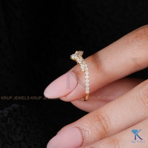 Bague de mariage incurvée en diamant de laboratoire, or jaune massif, avec pavé de chevron, bijoux de mariée raffinés pour femme, pour tous les jours - Product Image 4