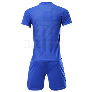 Conjunto de Uniforme de Fútbol Personalizado con Números, Nombres y Logotipos Impresos, Transpirable, Impresión por Transferencia de Calor, Hecho con Tela de Poliéster de Alta Calidad - Product Image 2