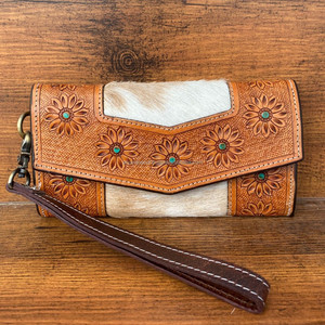 กระเป๋าสตางค์ผู้หญิงหนังวัวแบบพับได้หรูหราออกแบบโดยดีไซเนอร์ - Product Image 2