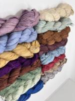 Ruban en soie de sari teint sur mesure en gros, fil de tissu en soie recyclée pour le tissage, le tricot, le crochet, la fabrication de bijoux, l'artisanat, Conifer