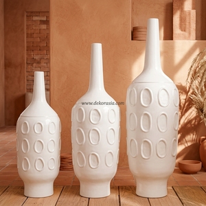 Vase de sol Motivo Largo L blanc mat en terre cuite gaufrée, pot en terre cuite artisanal, urne décorative en céramique, vente en gros - Product Image 5