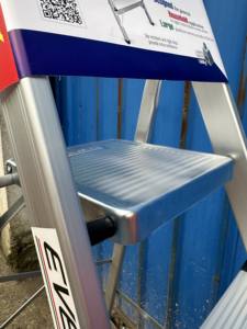 บันไดอลูมิเนียมระดับมืออาชีพที่ให้ความแข็งแรง ปลอดภัย และพกพาสะดวก - Product Image 3