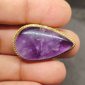 Cabochon rainuré en laiton avec améthyste incroyable, pierre précieuse en vrac pour la fabrication de bijoux et la sertissage en clos - Product Image 1