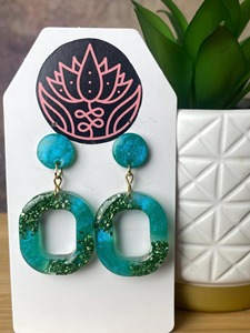 Pendientes de Resina Estilo Herencia, Diseño Legado, Acabado Liso, Precio de Fábrica al por Mayor - Product Image 2