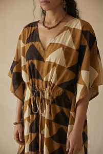 Vestido Kaftan de Algodón con Estampado Geométrico Color Mostaza para Mujer, Estilo Boho, para la Playa - Product Image 5