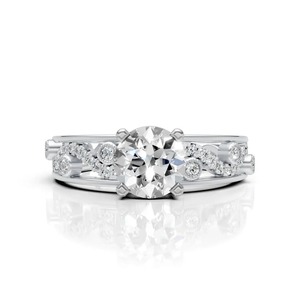 Bague Cocktail Moissanite Audacieuse en Argent 925 Plaqué Rhodium pour Homme, Bijou de Luxe avec Sertissage en Grille et Pierre Centrale Brillante - Product Image 1