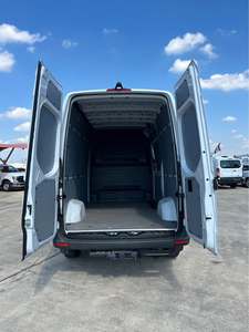 Mercedes-Benz Sprinter 2025 Usada, Furgoneta de Carga con Techo Alto - Product Image 4