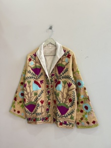 Chaqueta étnica india cómoda y bordada con diseño Suzani, abrigo de boda para mujer - Product Image 4