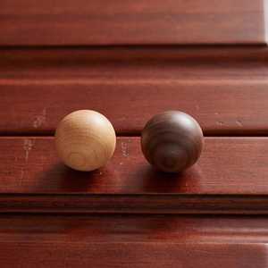 Ensemble de 3 boules décoratives rondes en bois d'acacia avec corde, ornements suspendus pour la décoration de Noël, décoration de la maison, centre de table - Product Image 6
