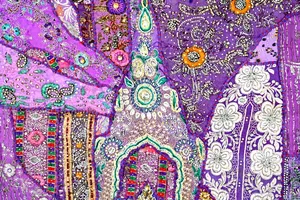 Tapisserie murale artisanale en coton brodé style bohème violet, patchwork, décoration murale intérieure pour Diwali - Product Image 3
