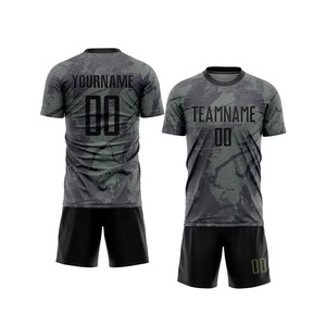 Nuevo Conjunto de Uniforme de Fútbol con Sublimación de Camuflaje Personalizado, Diseño Moderno, Camiseta y Pantalones Cortos para Equipo, Uniforme de Fútbol Transpirable - Product Image 4