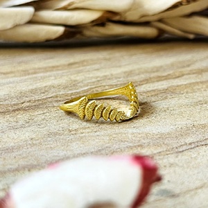 Nouvelle bague en laiton plaqué or 18 carats en forme de V, motif feuille de laurier, style bohème, très demandée pour femmes, vente en gros/OEM/ODM - Product Image 5