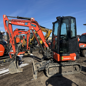 Excavadora compacta Kubota KX040-5 con motor Perkins diseñada para un rendimiento duradero - Product Image 6