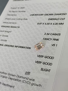 Vente en gros de diamants roses fantaisie de 2,21 ct certifiés IGI, clarté VVS, cultivés en laboratoire CVD, taille émeraude, avec diamants en vrac - Product Image 2